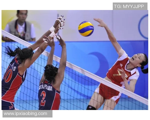 中国女排与意大利激战正酣赛场精彩瞬间回顾与分析